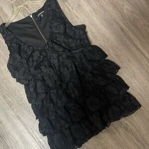 🎉HP🎉Express black layers of lace v-neck shirt | tunic | dress